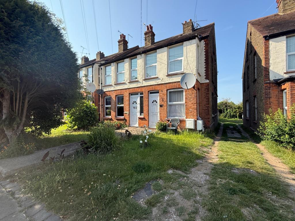 Lot: 93 - GROUND FLOOR APARTMENT WITH DIRECT ACCESS TO COMMUNAL GARDENS - Front aspect of block